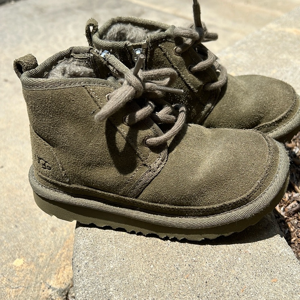 Ugg size 10 boots for toddler in army green